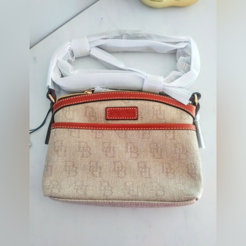 ✨NWT DOONEY & BOURKE CROSSBODY BAG DOONEY MONOGRAM BAG NUDE DOMED CROSSBODY✨